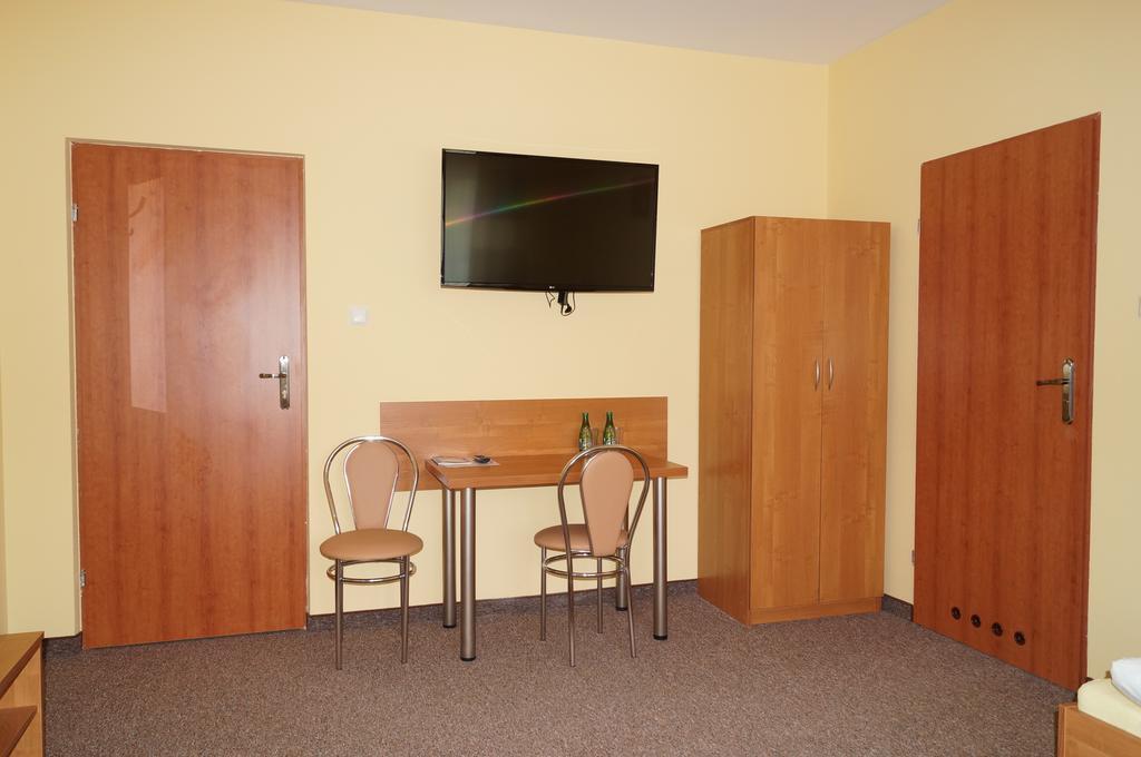 Hotel-Restauracja-Bar Rudka Ostrowiec Swietokrzyski Luaran gambar
