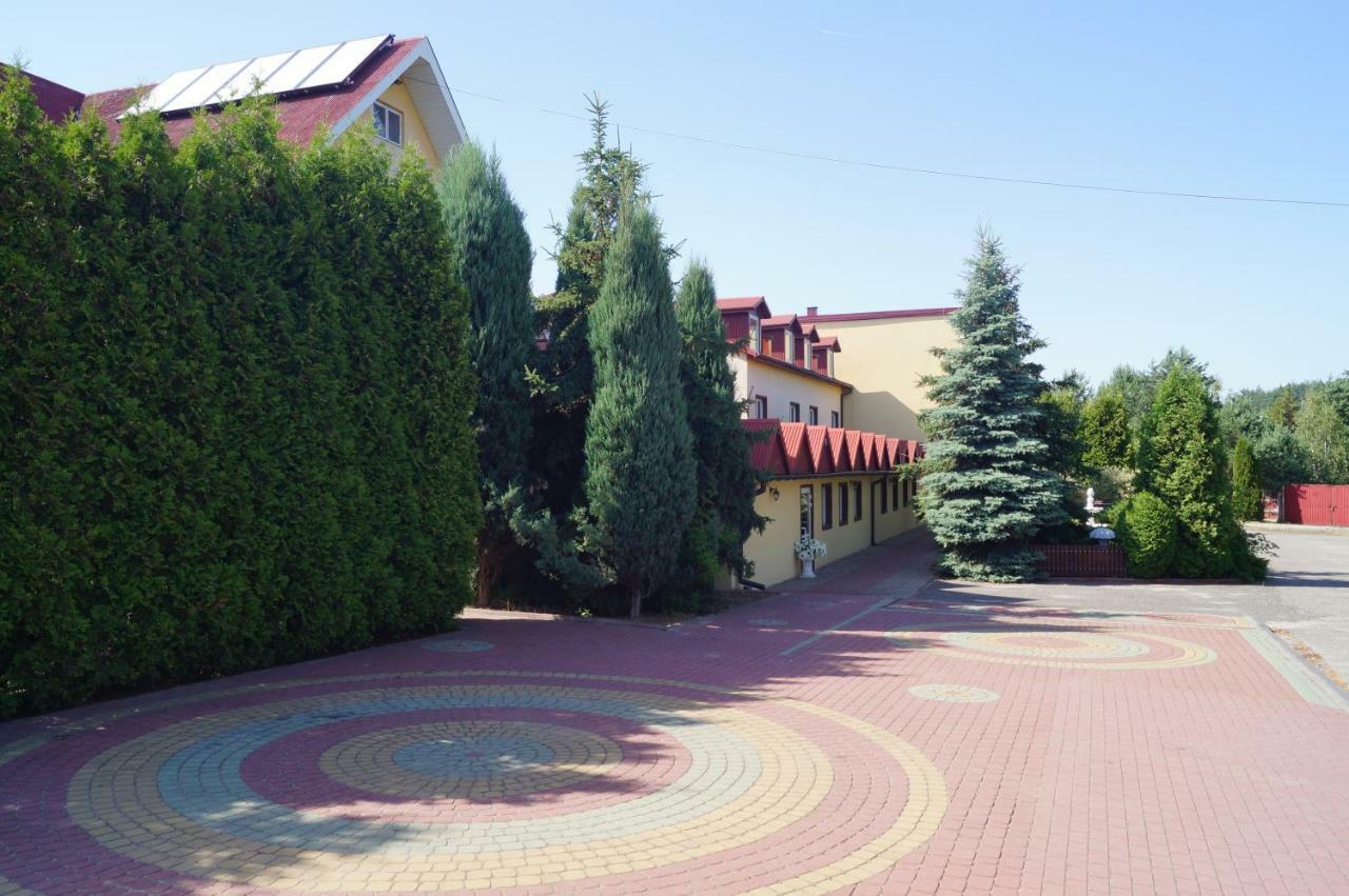 Hotel-Restauracja-Bar Rudka Ostrowiec Swietokrzyski Luaran gambar